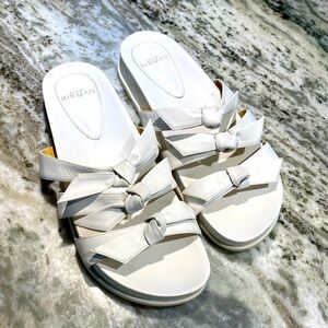 EUC - Full leather Alexandre Birman Lolita Sandals - size 38.5 (8.5)